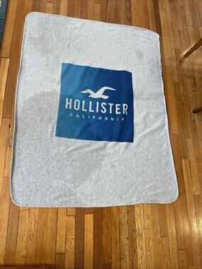 Hollister California Logo Throw Blanket Grey Beach Blanket 59x44” READ